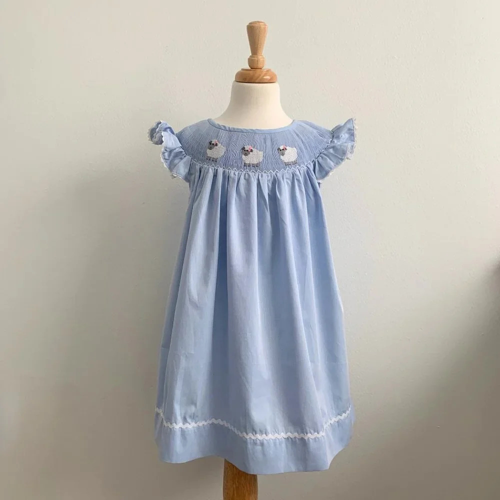 š NWT Pretty Girls Smocked Dress Embroidered Sheep Blue & White Boutique 5-6Y - Picture 2 of 9